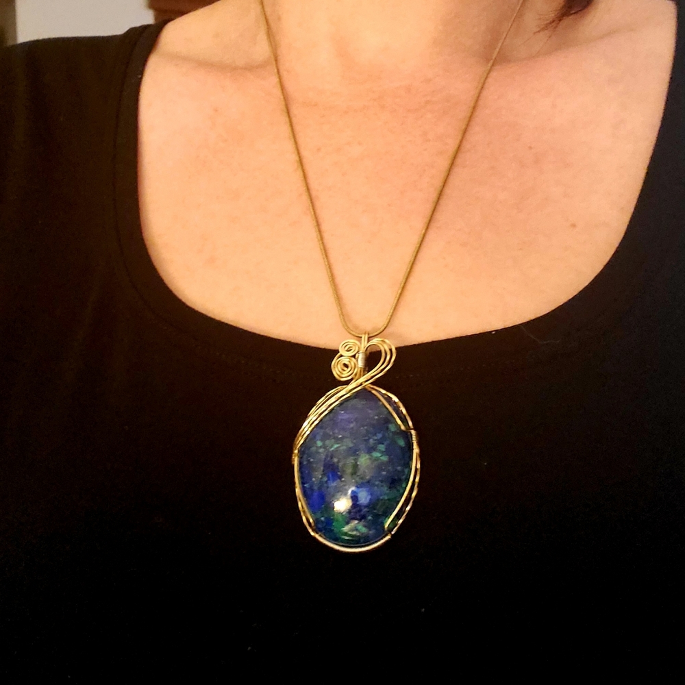 Azurite pendant with chain.